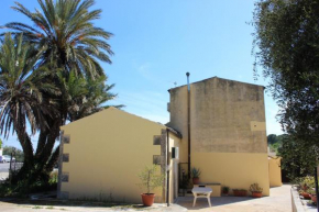 2 bedrooms house with furnished terrace at Noto 6 km away from the beach, Noto